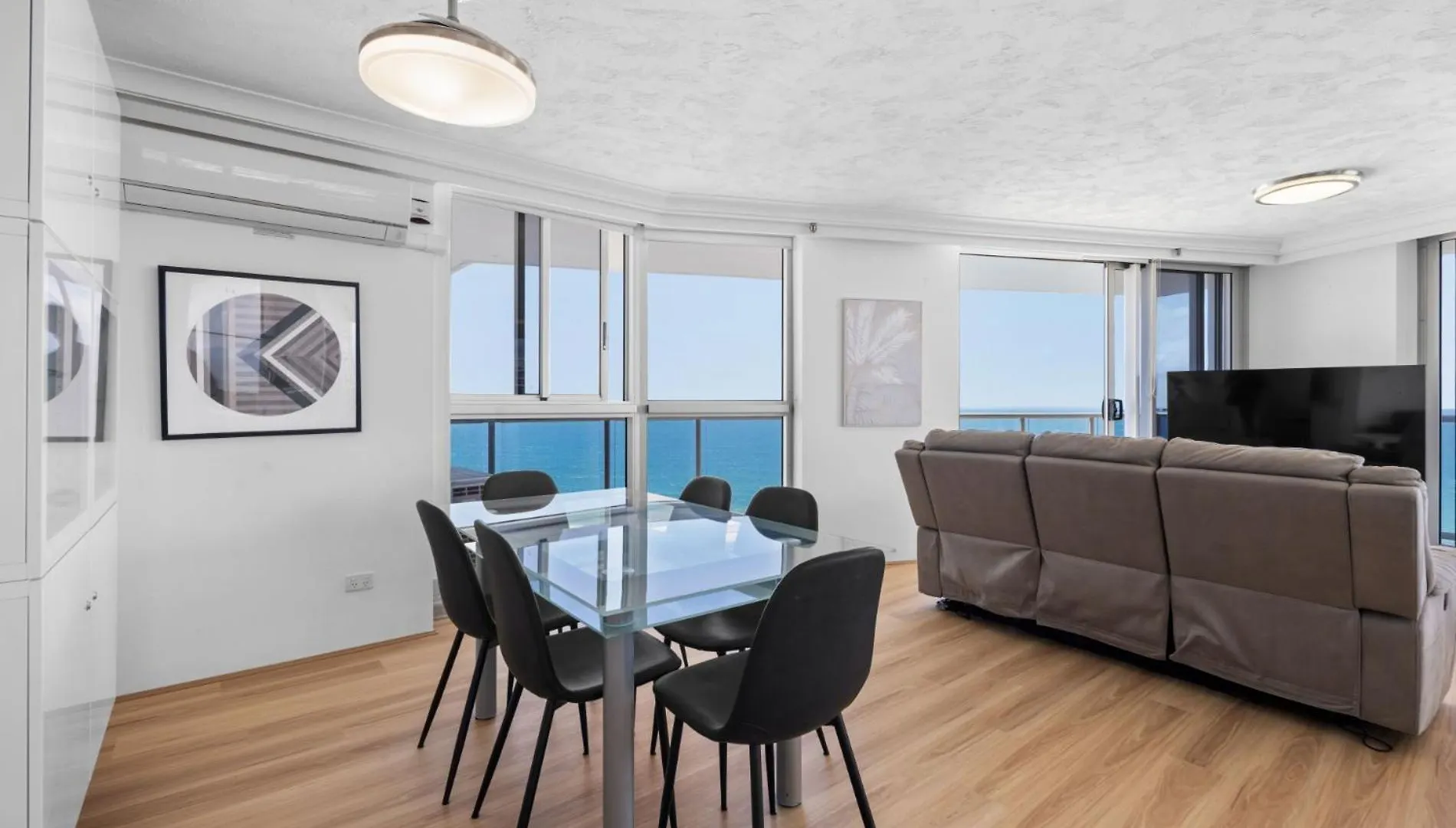 Peninsula Surfers Paradise - Hosted By Coastal Letting *