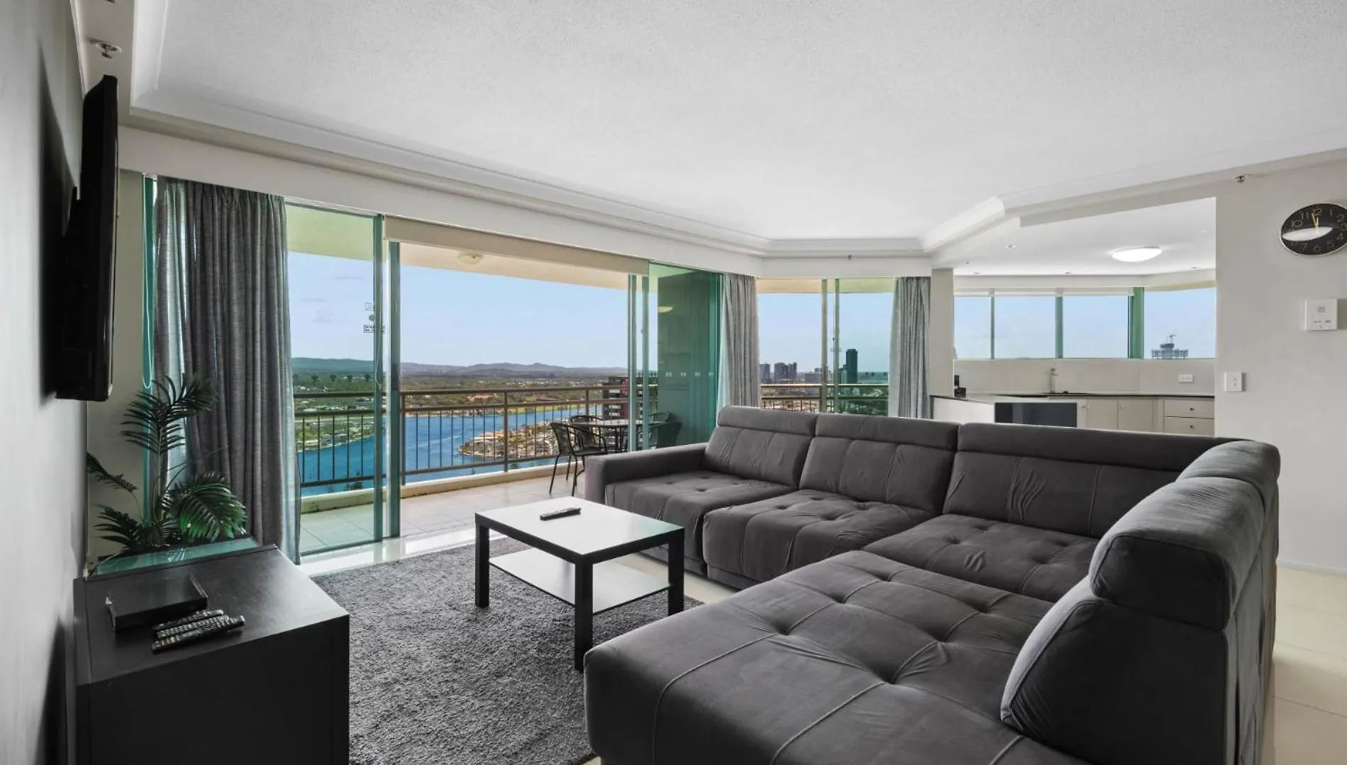 Crown Towers - Hosted By Coastal Letting Apartment