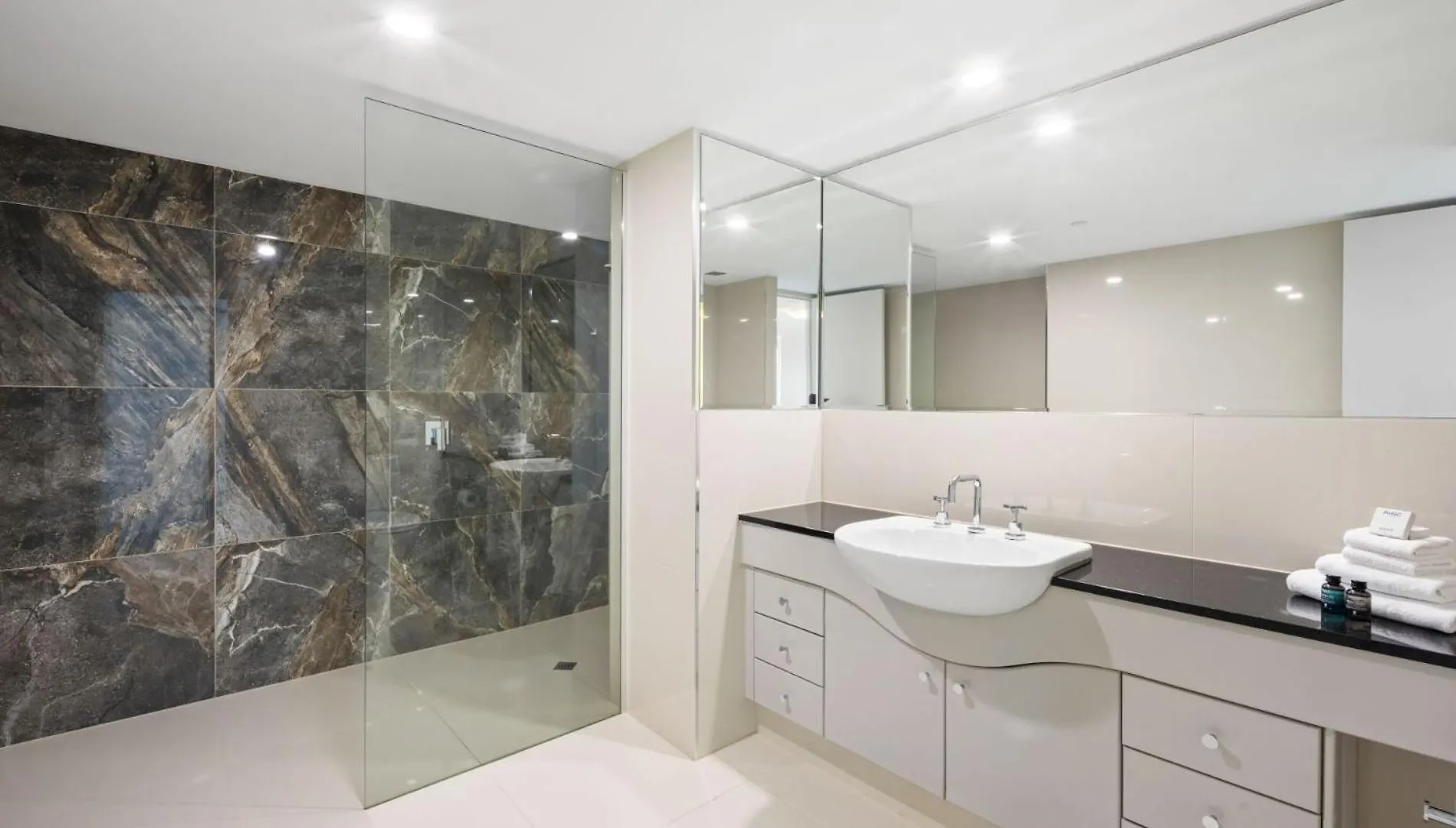 Crown Towers - Hosted By Coastal Letting Apartment Gold Coast