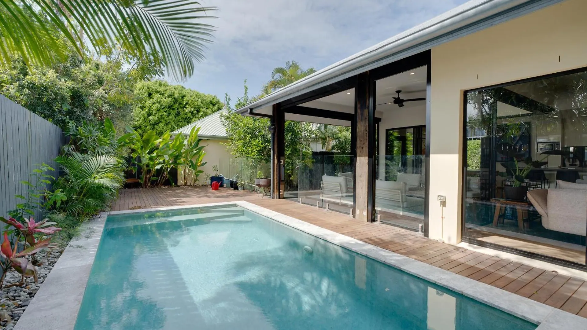 Christmas Special! Spacious 4-br Family Oasis *