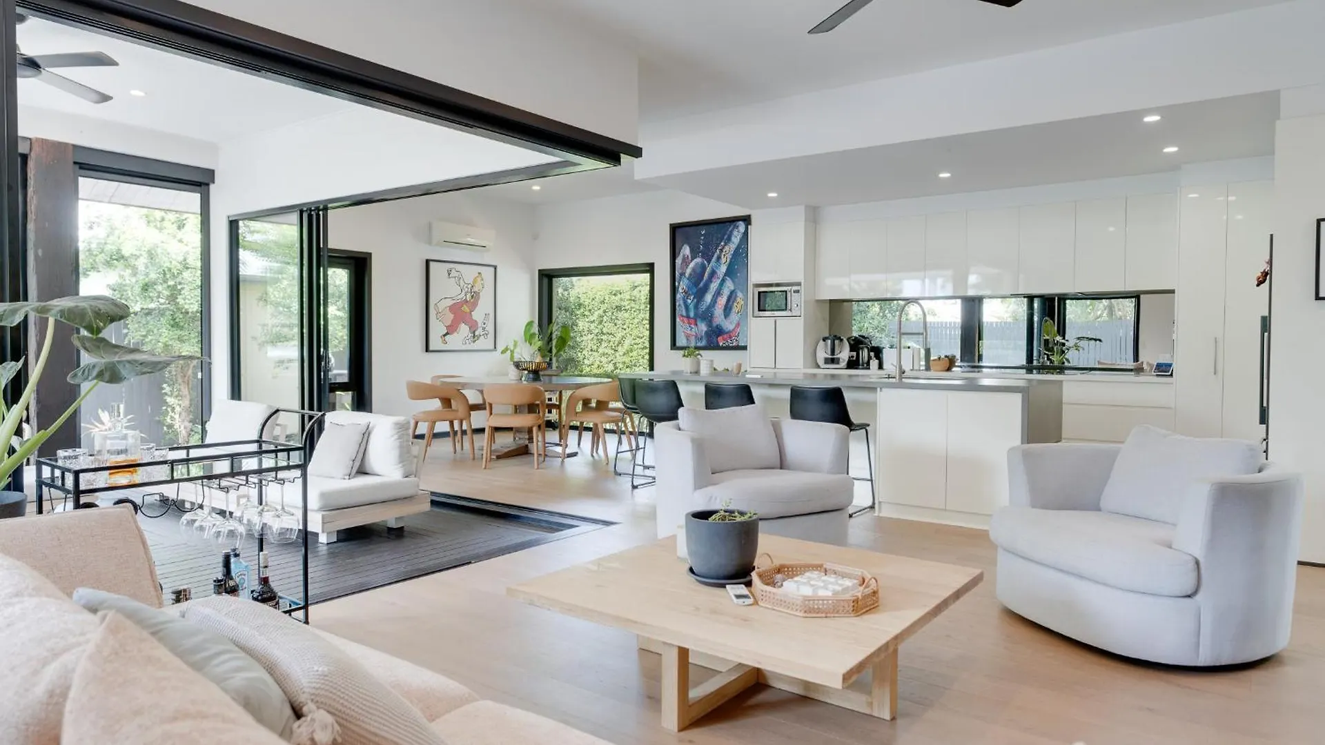Christmas Special! Spacious 4-br Family Oasis Holiday home Gold Coast