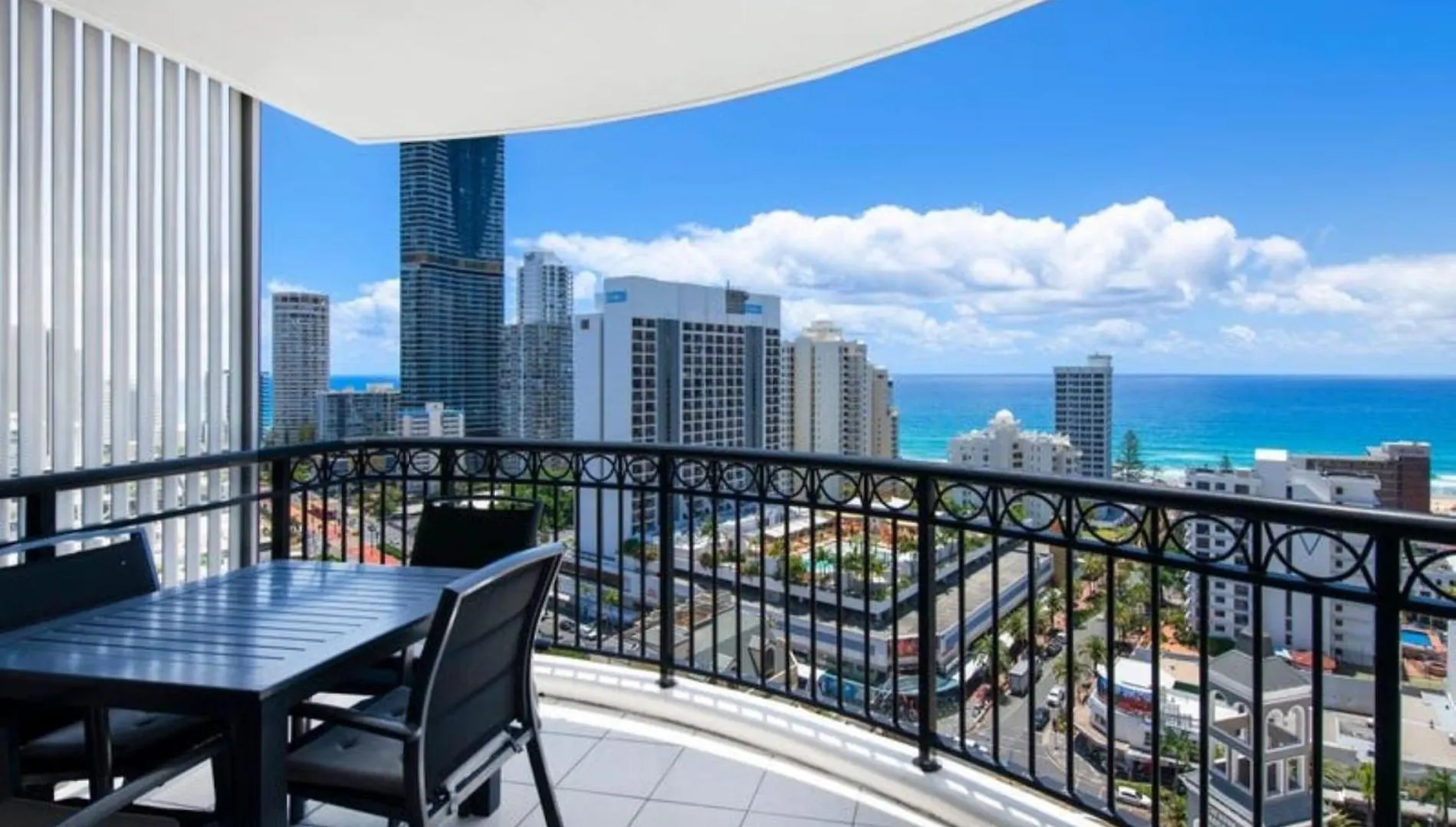 Apartment Towers Of Chevron - Private *