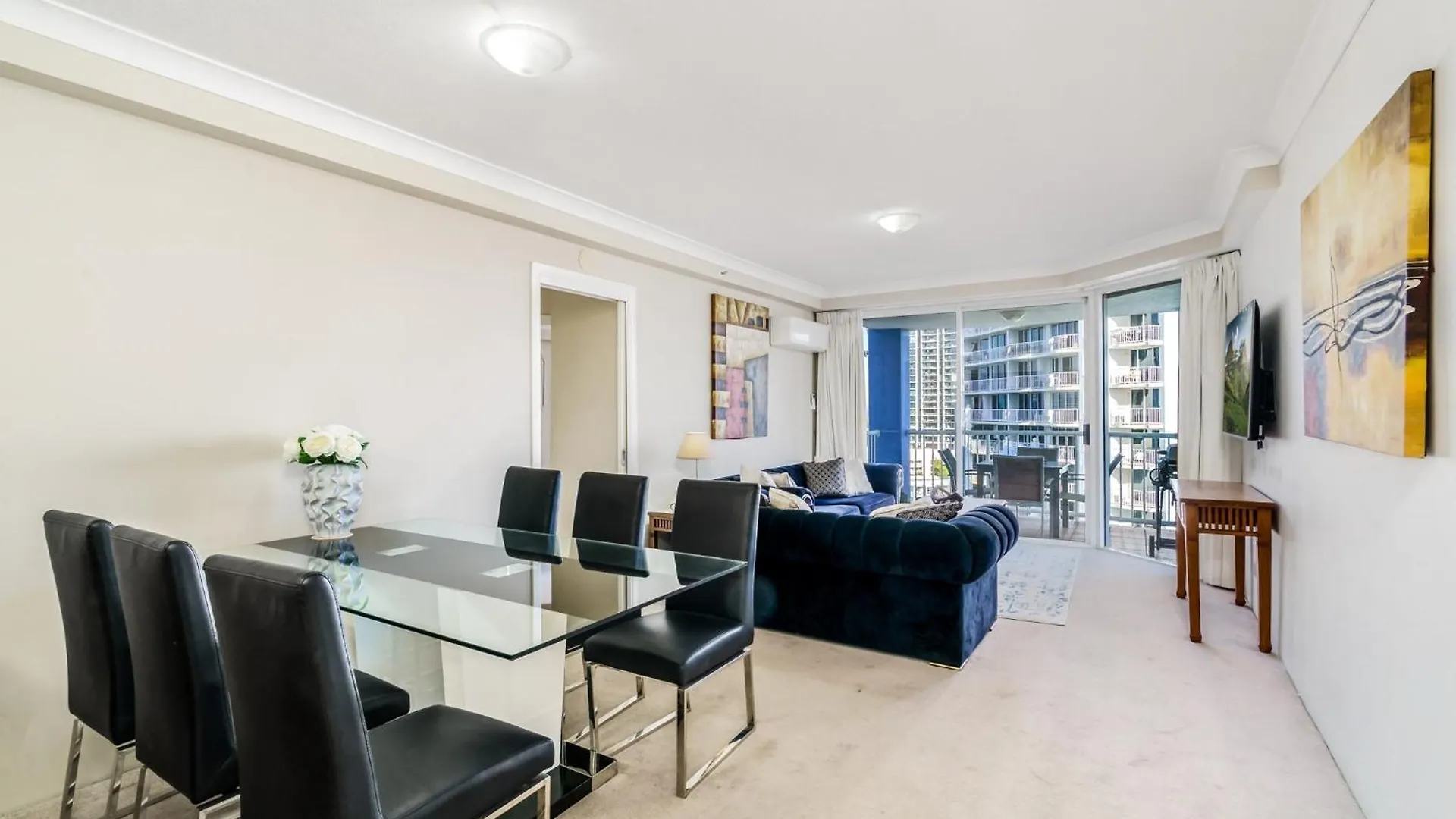 Ocean View 2-bed With Pools, Spa, Sauna, Gym & Bbq Apartment *