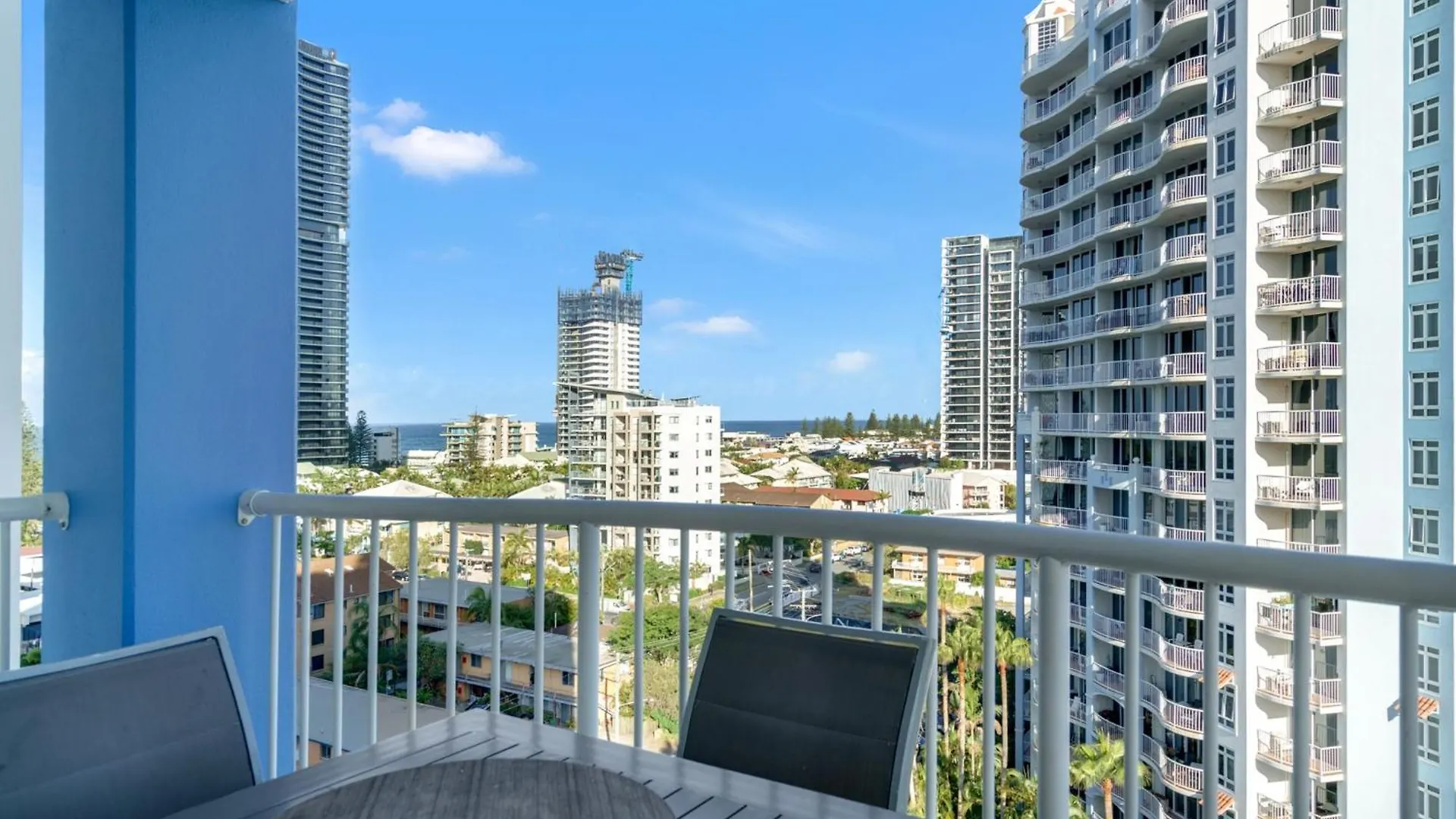 Ocean View 2-bed With Pools, Spa, Sauna, Gym & Bbq * Gold Coast