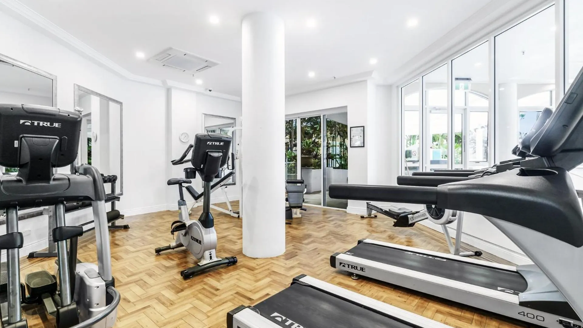 Ocean View 2-bed With Pools, Spa, Sauna, Gym & Bbq