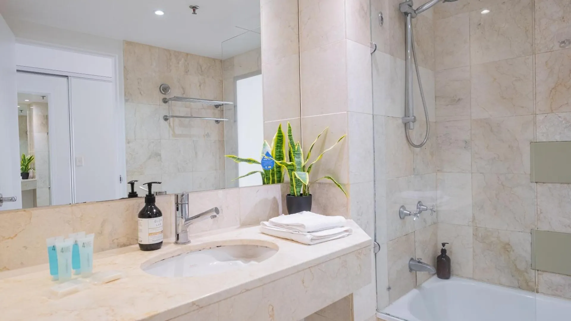 Ocean Front Studio, 2beds, Free Wi-fi