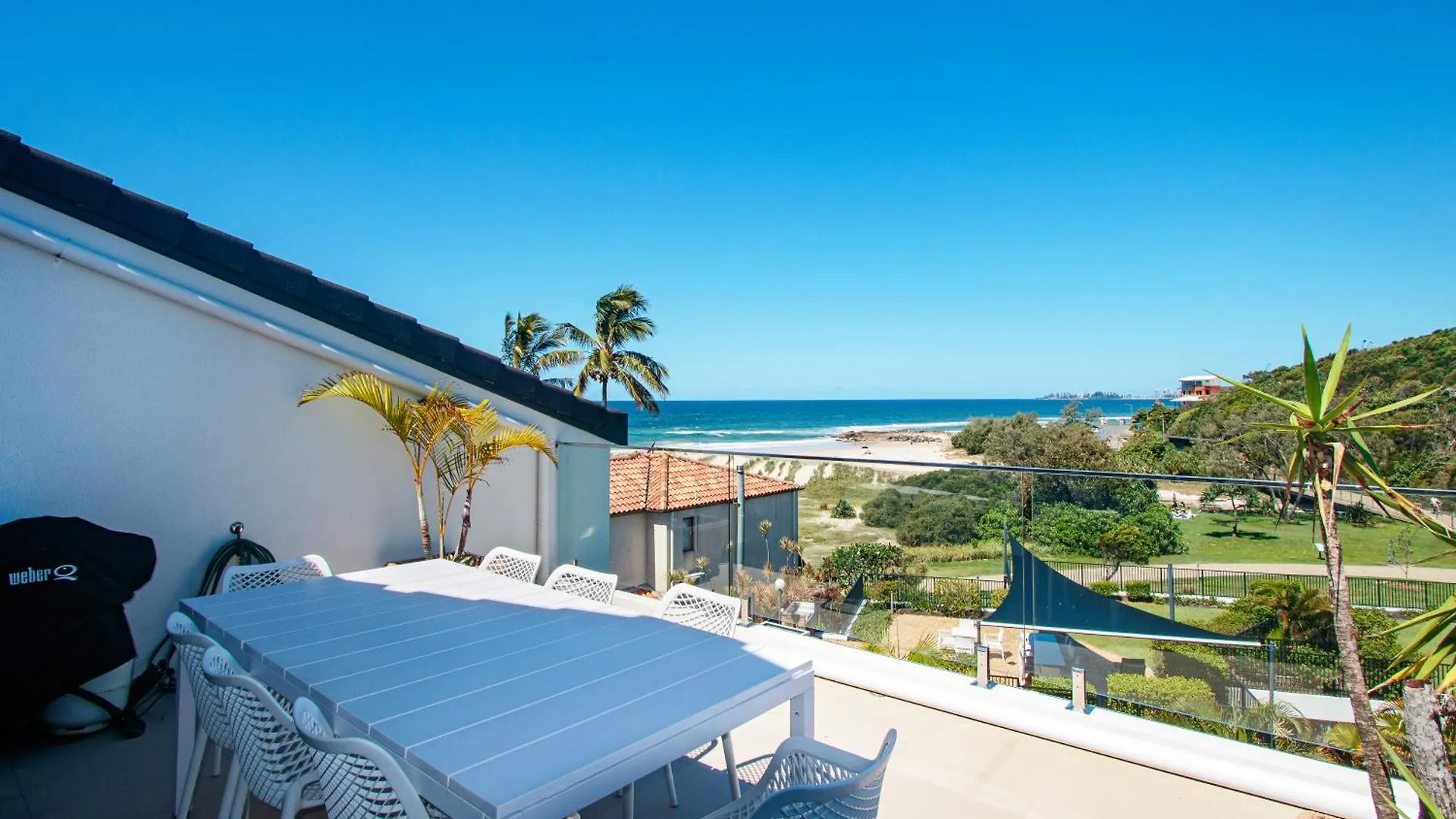 Aparthotel Sandcastles On Currumbin Beachfront,