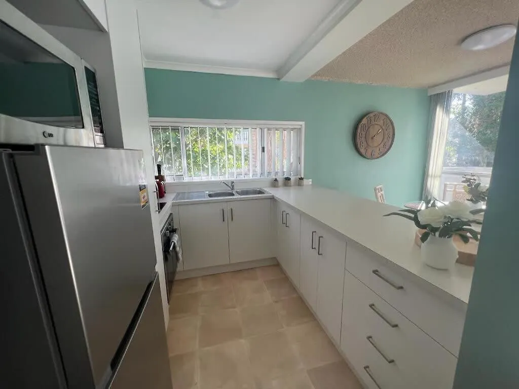 Apartment 2 Bedroom With Parking Stroll To