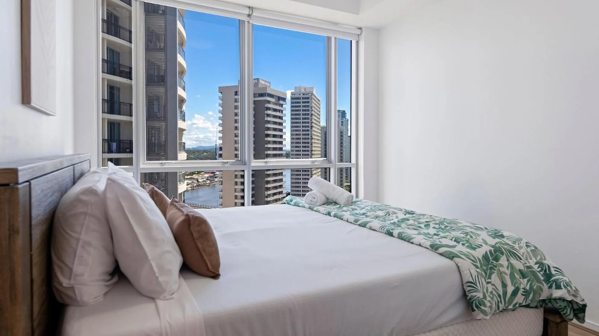 Apartment Chevron Renaissance Two Bedroom Ocean Views - Coasthm