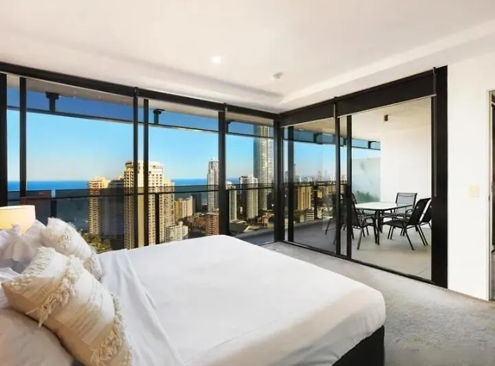 Circle On Cavill 2-bed Sea View * Gold Coast