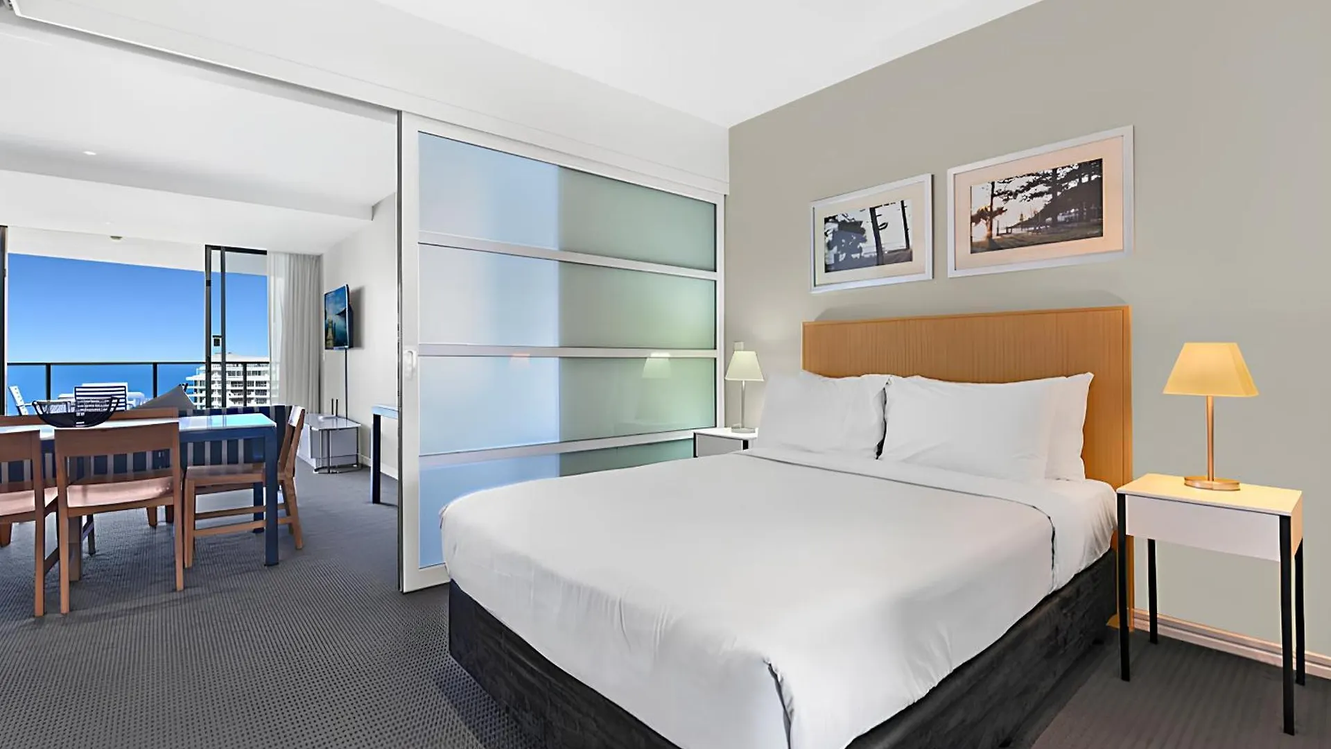 Number 1 H Residences - Wifi, Parking & By Holidays Gold Coast