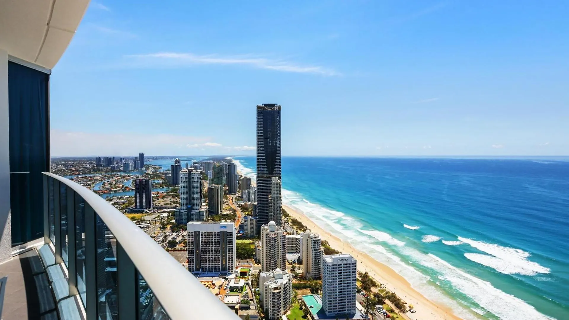 Number 1 H Residences - Wifi, Parking & By Holidays Gold Coast