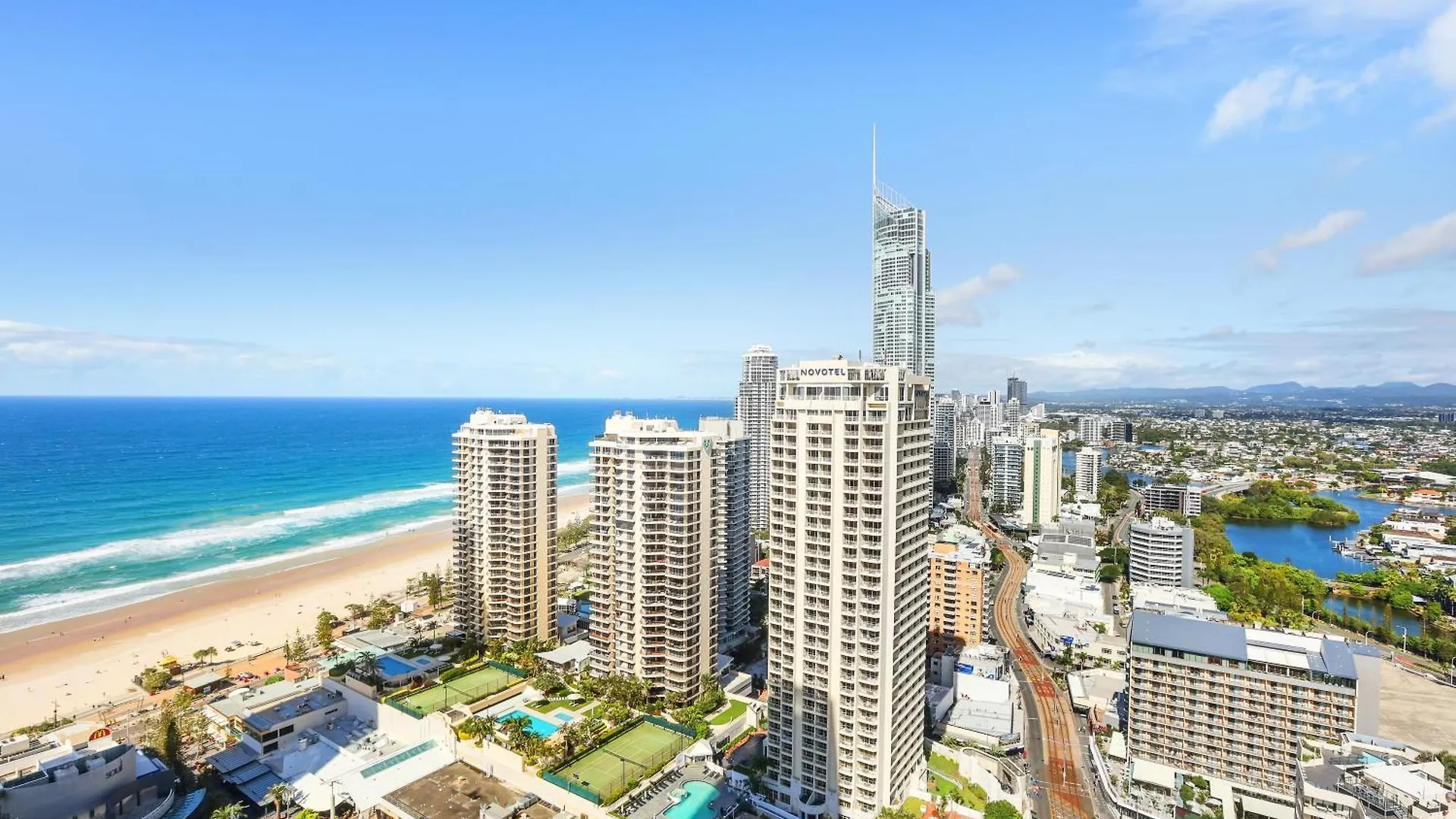 Number 1 H Residences - Wifi, Parking & By Holidays * Gold Coast