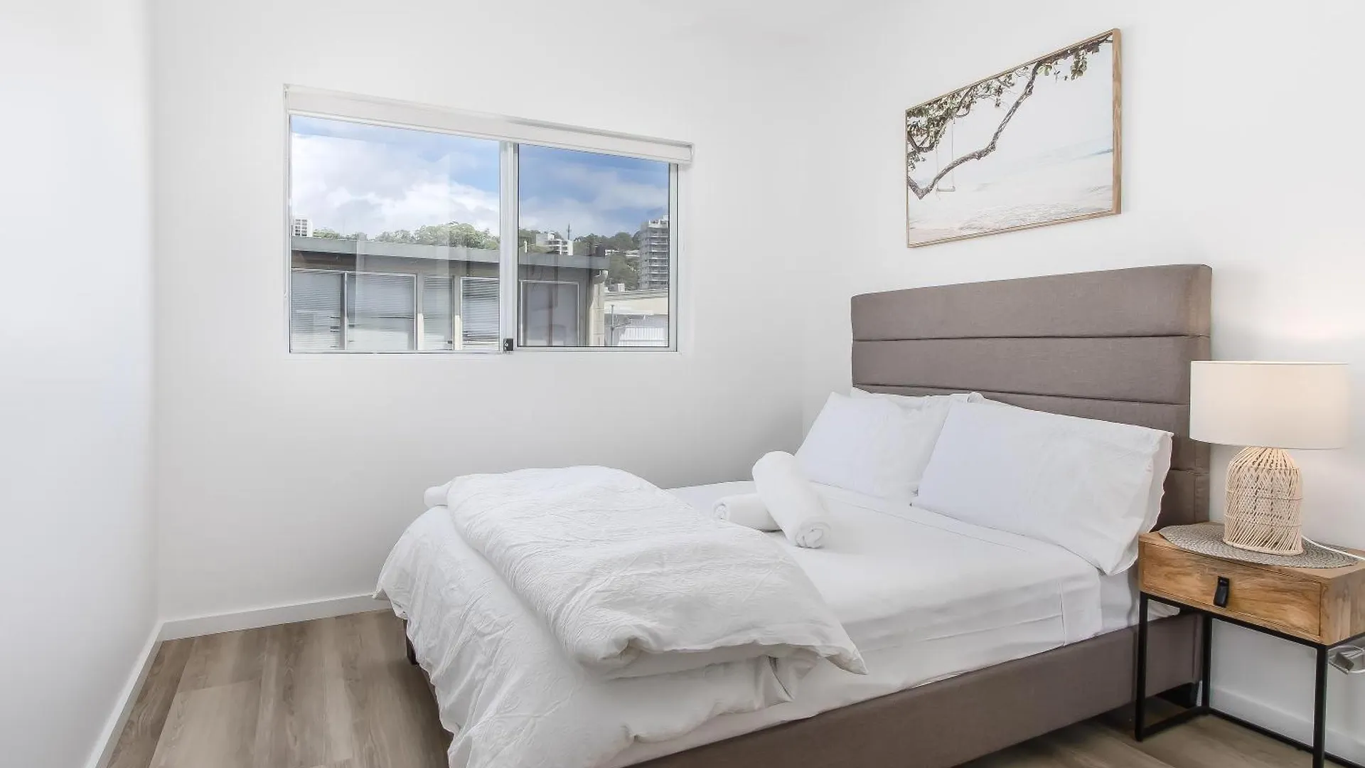 Apartment The Laneway By Burleigh Letting Company