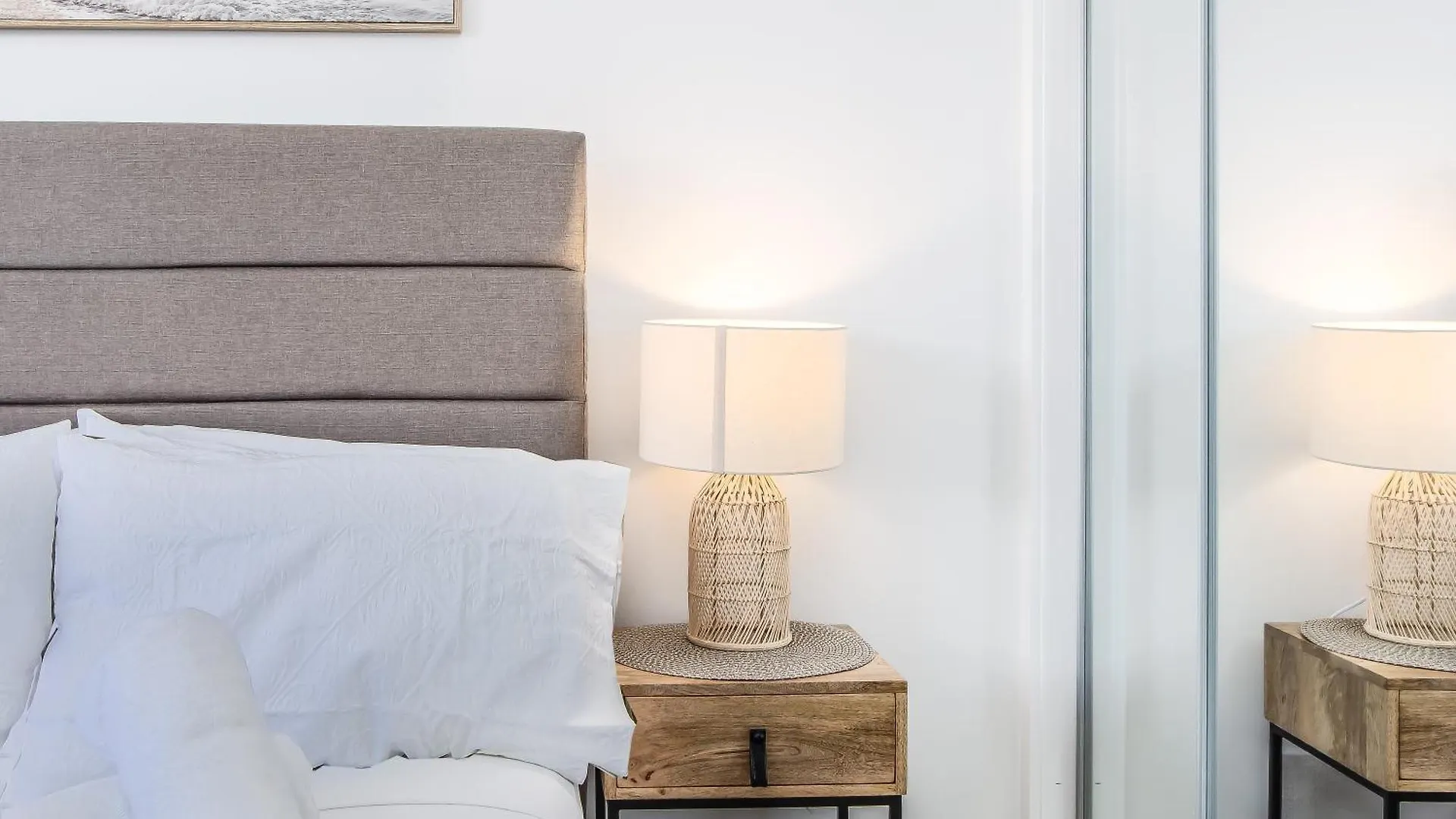 Apartment The Laneway By Burleigh Letting Company *