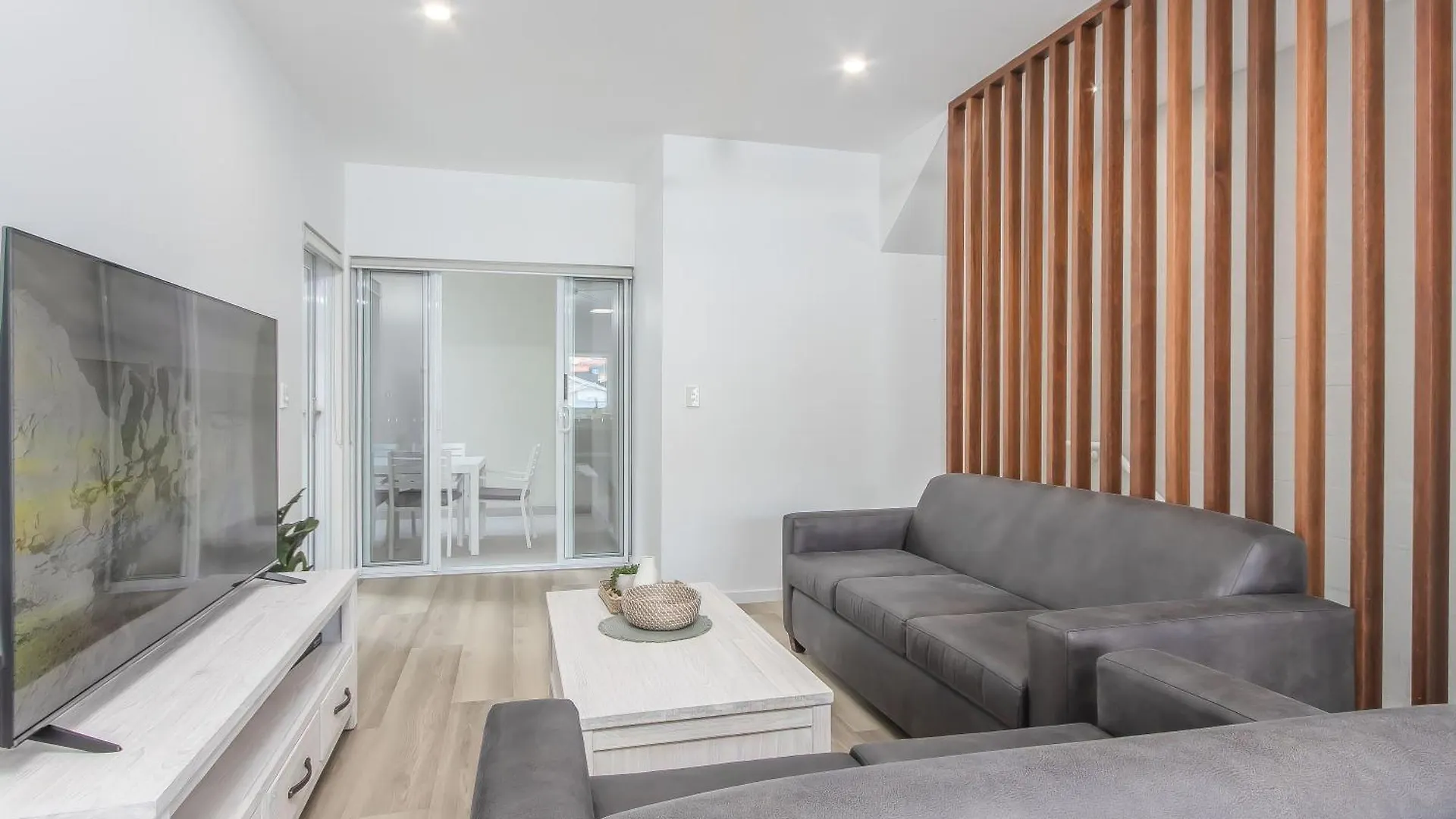 The Laneway By Burleigh Letting Company *