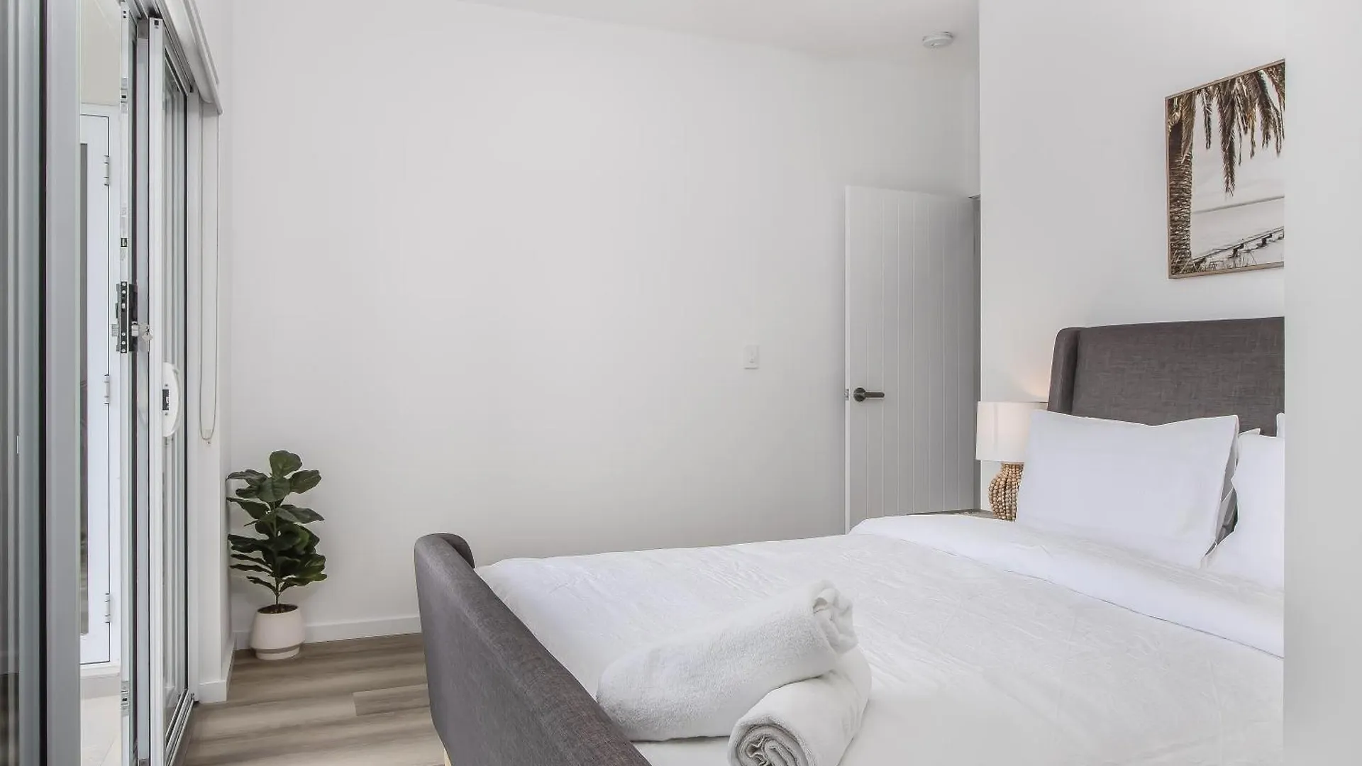 The Laneway By Burleigh Letting Company * Gold Coast