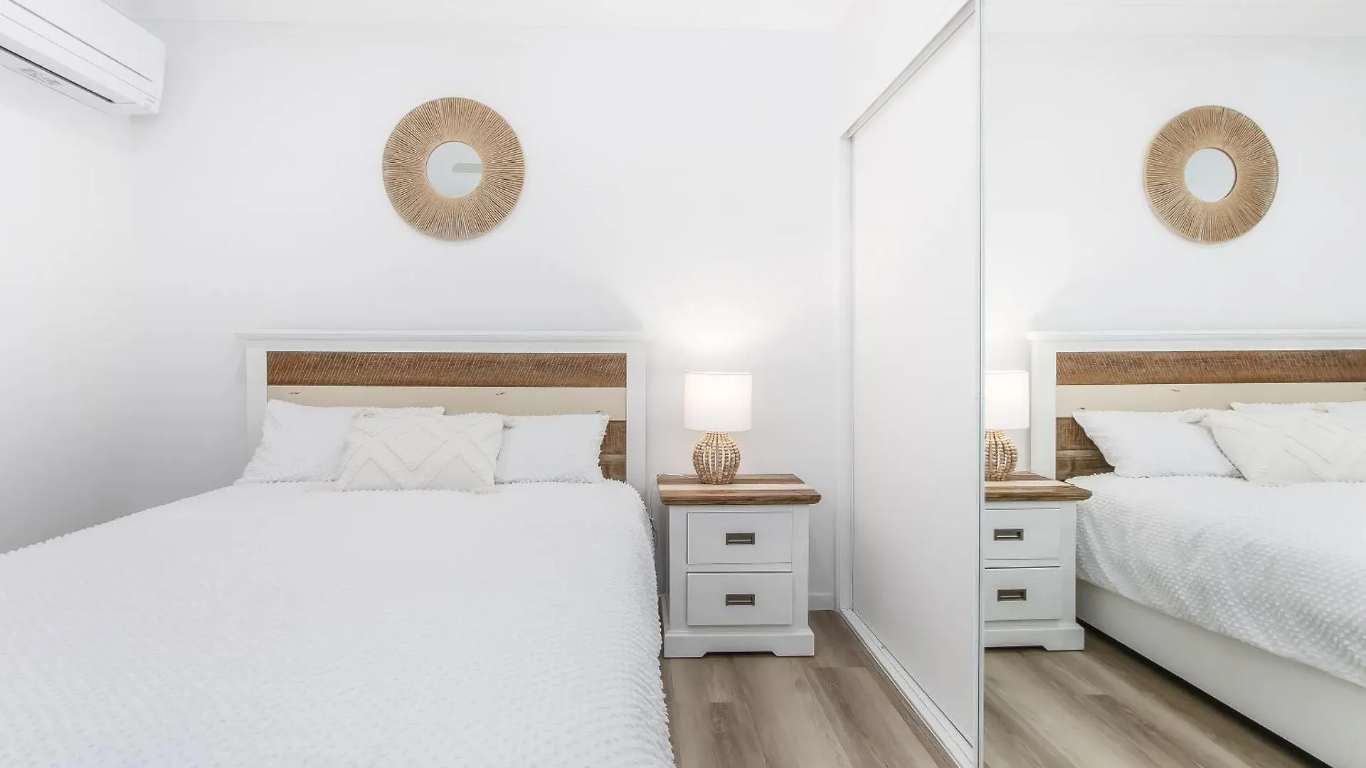The Laneway By Burleigh Letting Company Apartment *
