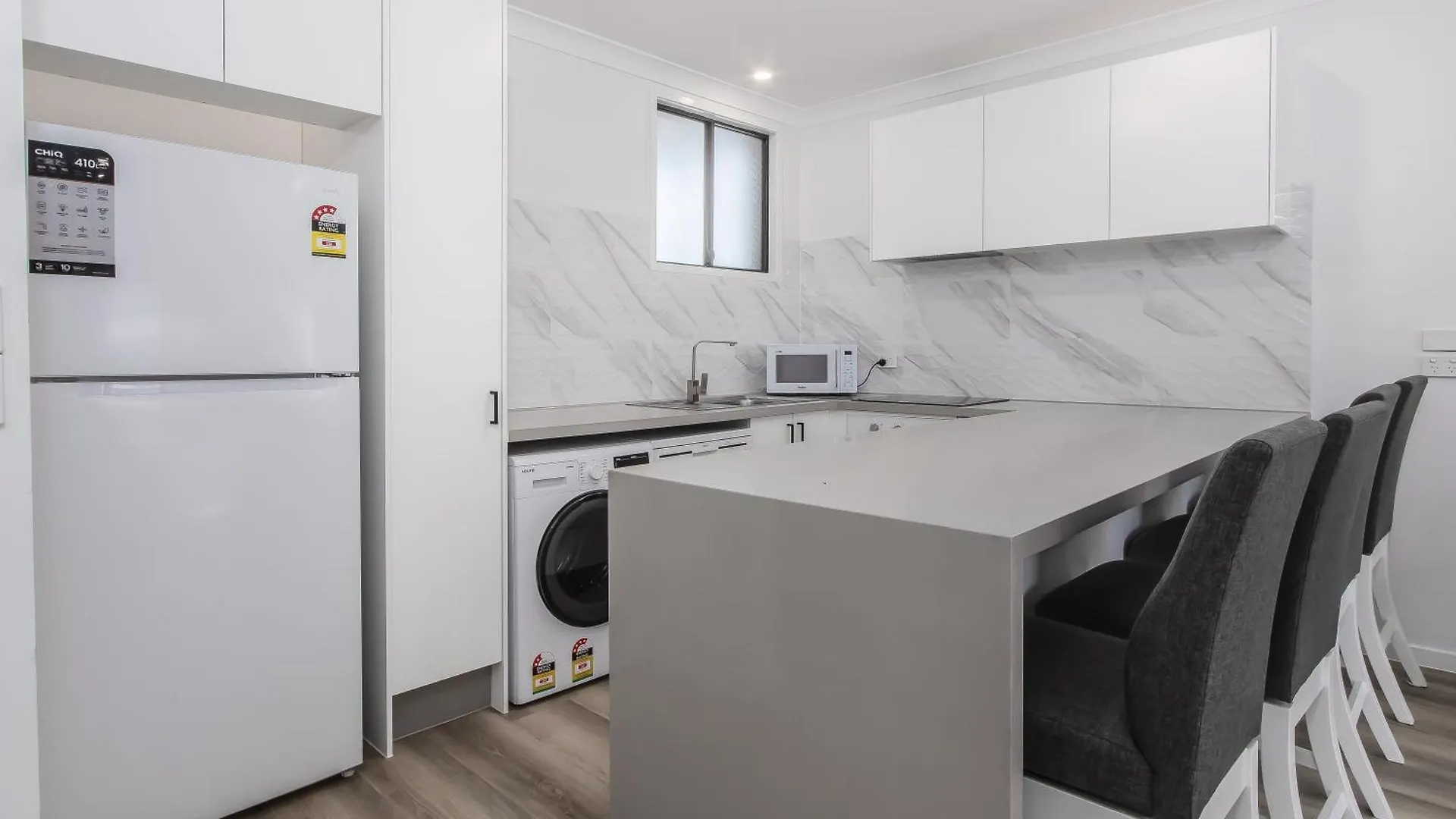 Apartment The Laneway By Burleigh Letting Company *