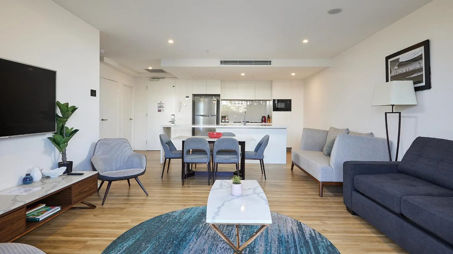 Ruby Apartment *