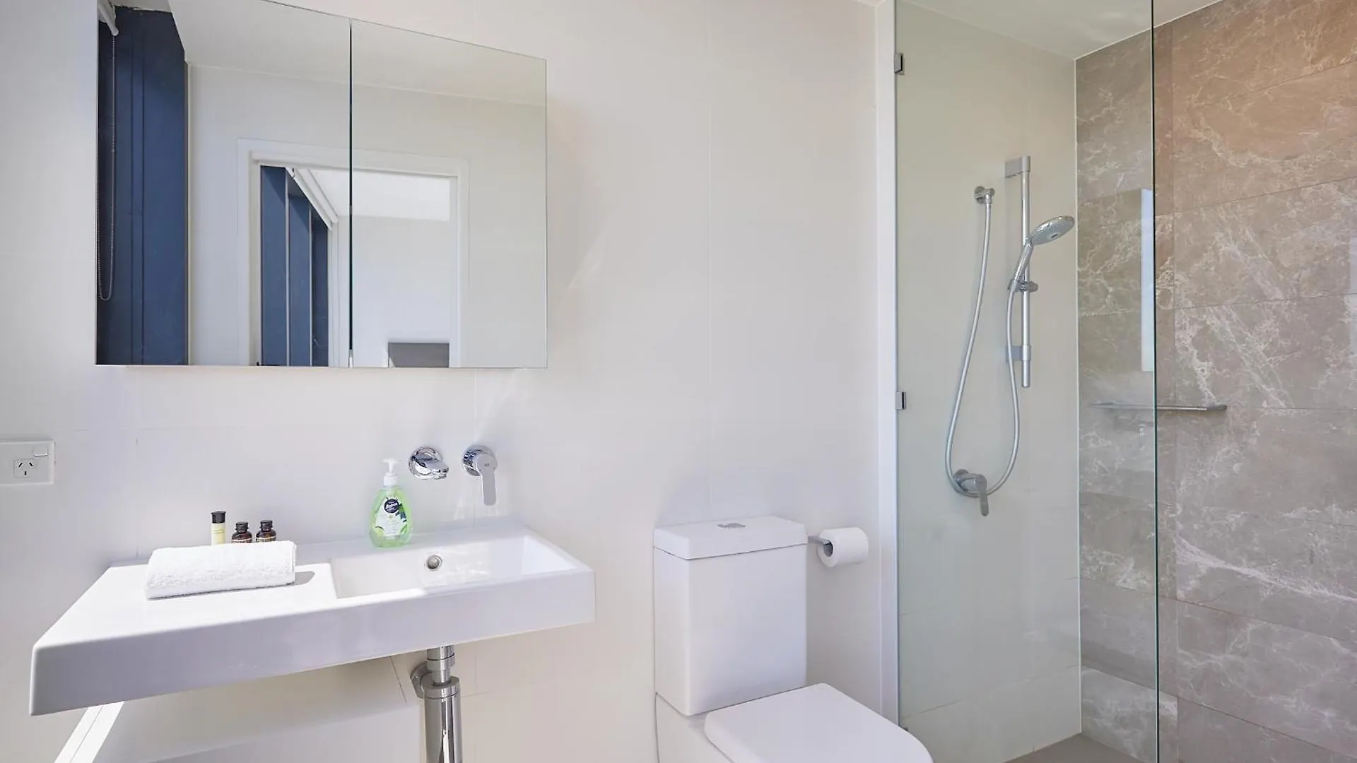 Ruby Apartment