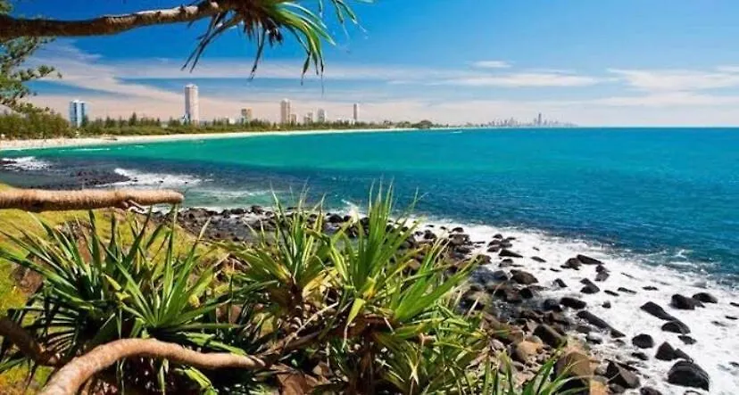 3 Bedroom Beach House - 200M To The Beach * Gold Coast