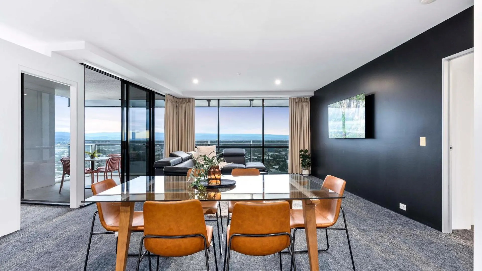 Two Bedroom Self Contained - Circle On Cavill - Privately Managed *