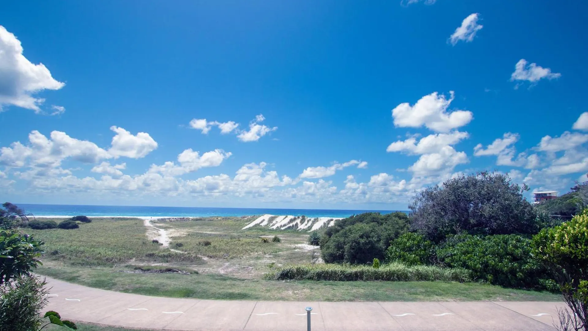 Sandcastles On Currumbin Beachfront, Gold Coast