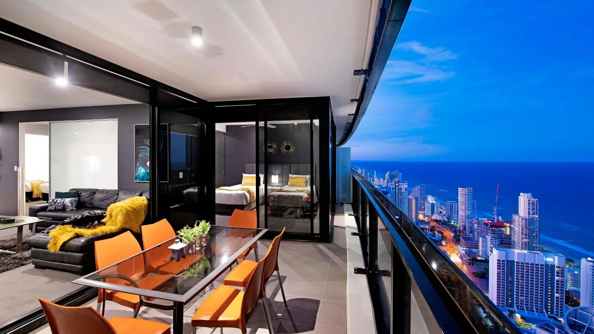 Apartment Three Bedroom Ocean View At Circle On Cavill - One Free Parking! - Self Contained & Privately Managed - Wow *