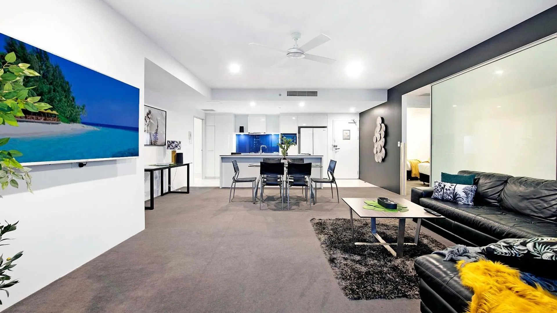 Three Bedroom Ocean View At Circle On Cavill - One Free Parking! - Self Contained & Privately Managed - Wow 公寓