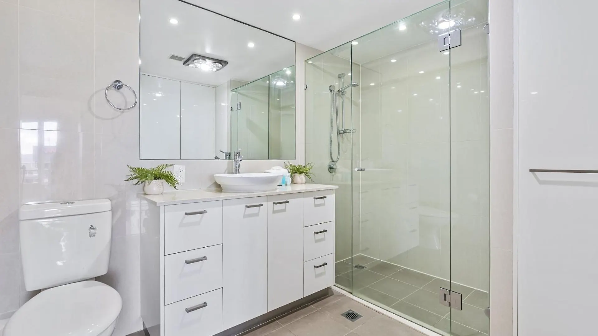 Apartment Stunning Ocean Views In 2 Bedroom Unit At Zenith - Q Gold Coast