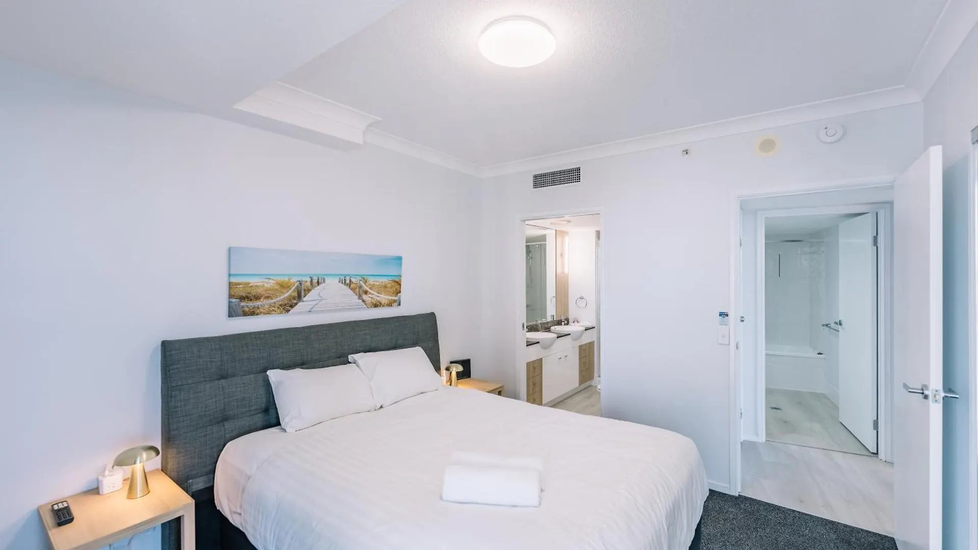 Style Chevron Surfers Paradise By Travels Apartment