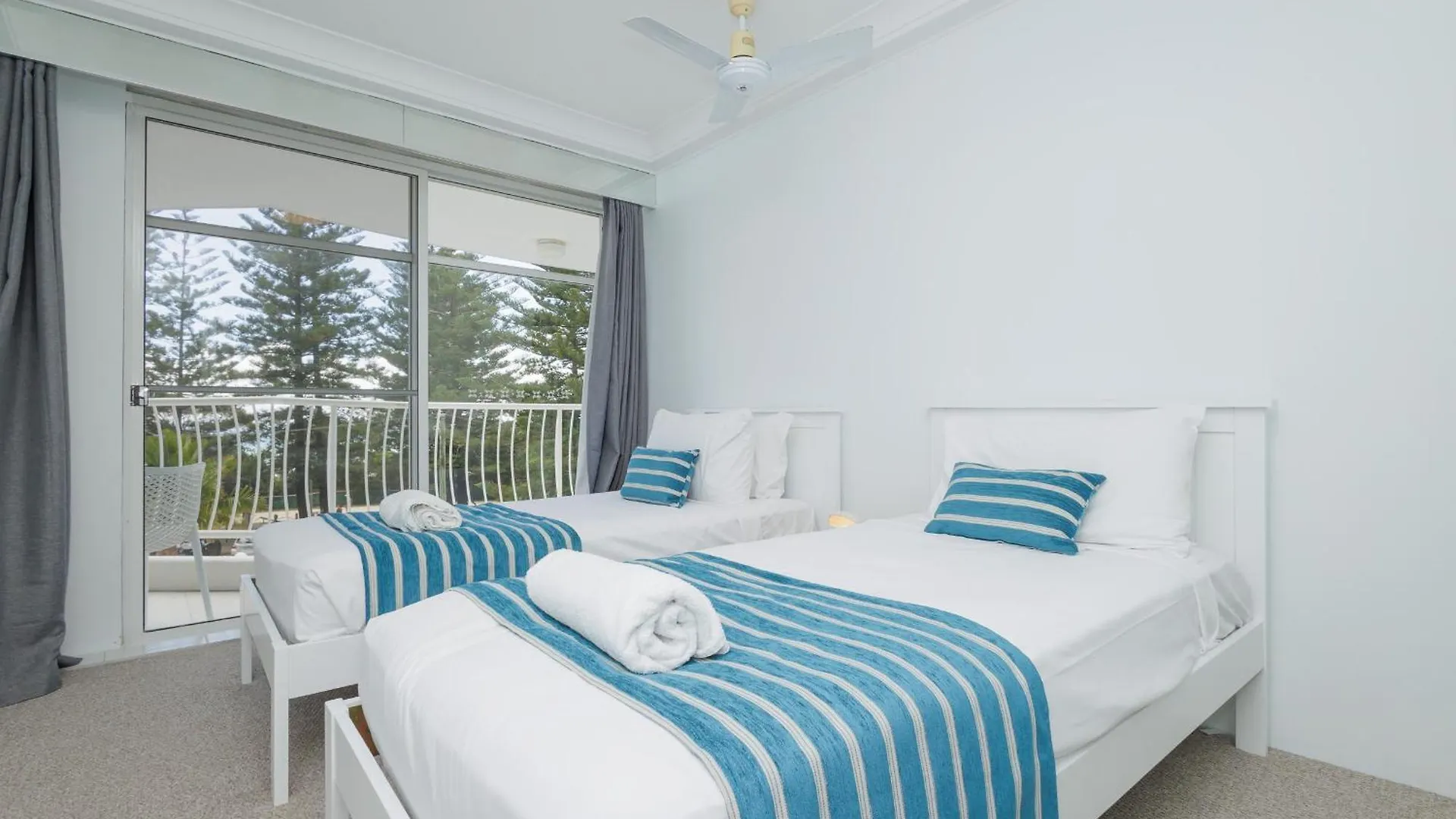 Burleigh Surf 4* Gold Coast