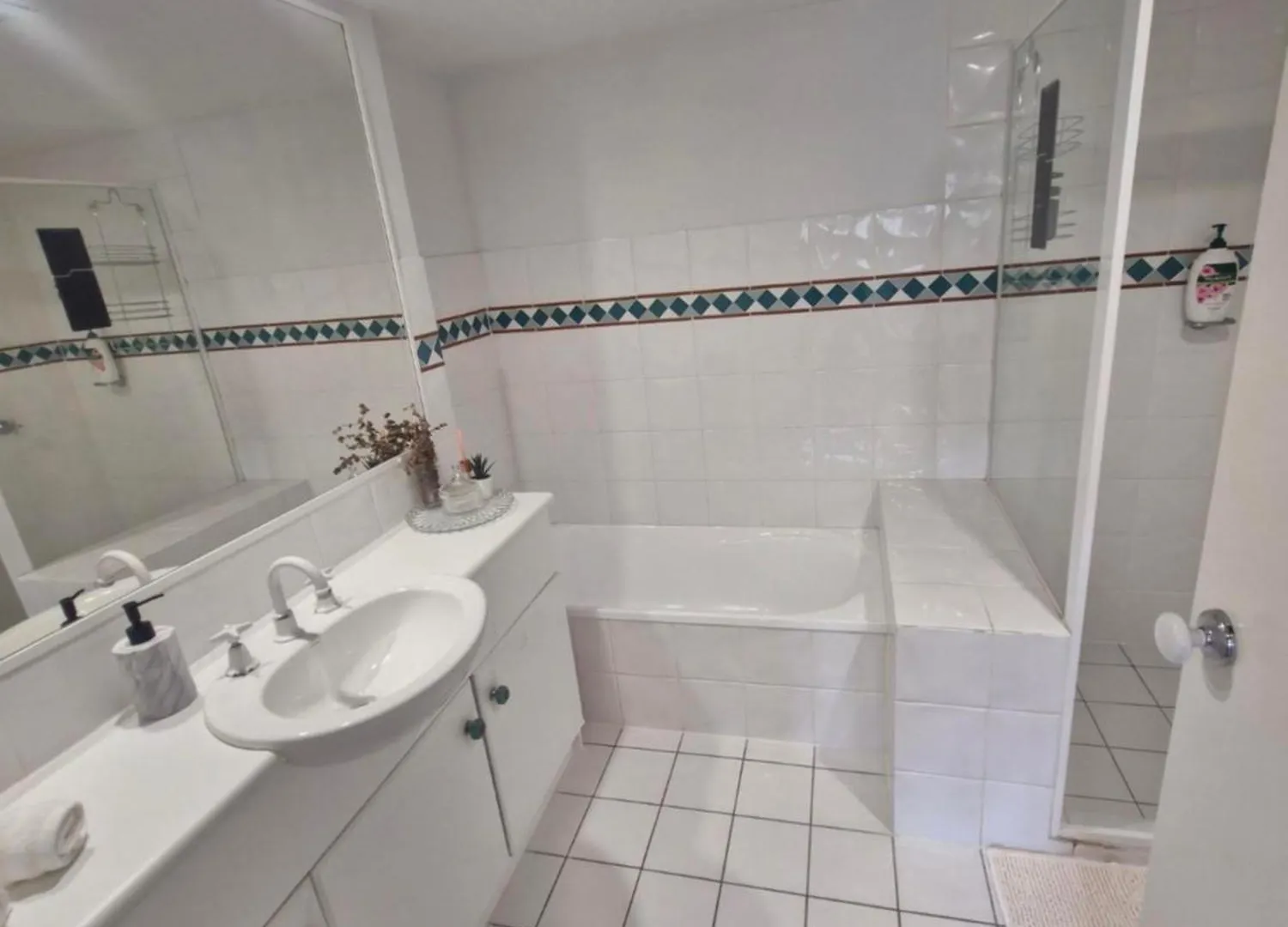 Resort, Perfect Location ! * Gold Coast