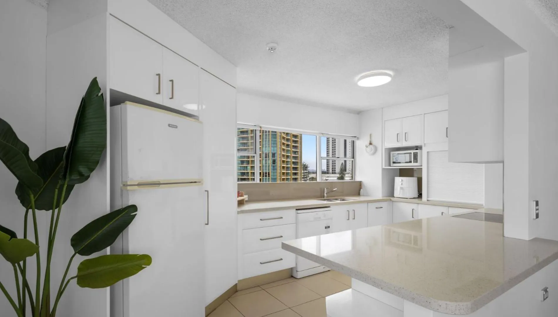 Absolute Beachfront In Paradise Apartment