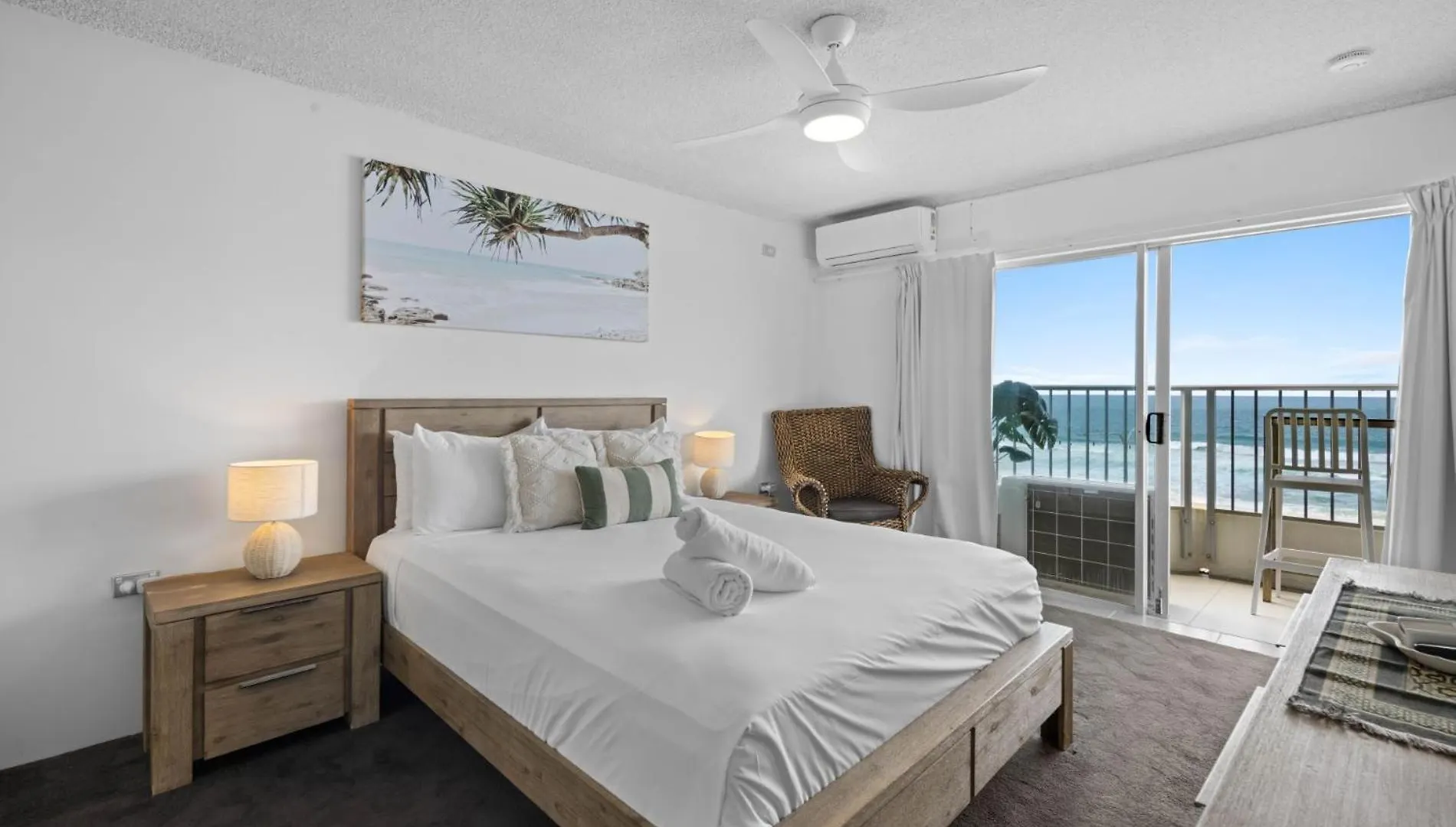 Absolute Beachfront In Paradise