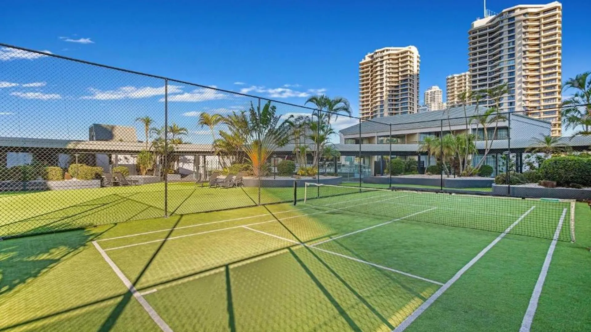 The Surfers Paradise - Dual Key Apartment