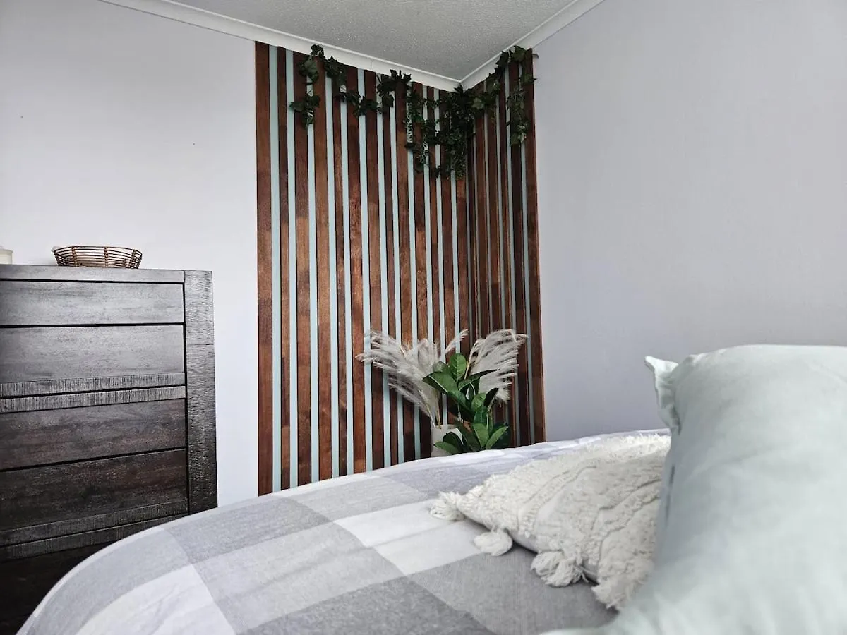 Apartment Beachfront Hideaway - Serenity By The Sea