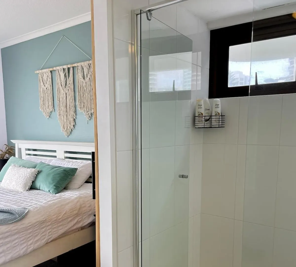 Beachfront Hideaway - Serenity By The Sea Apartment Gold Coast