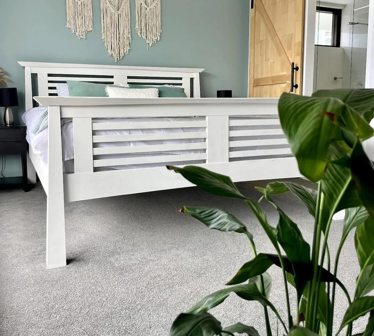 Beachfront Hideaway - Serenity By The Sea Apartment