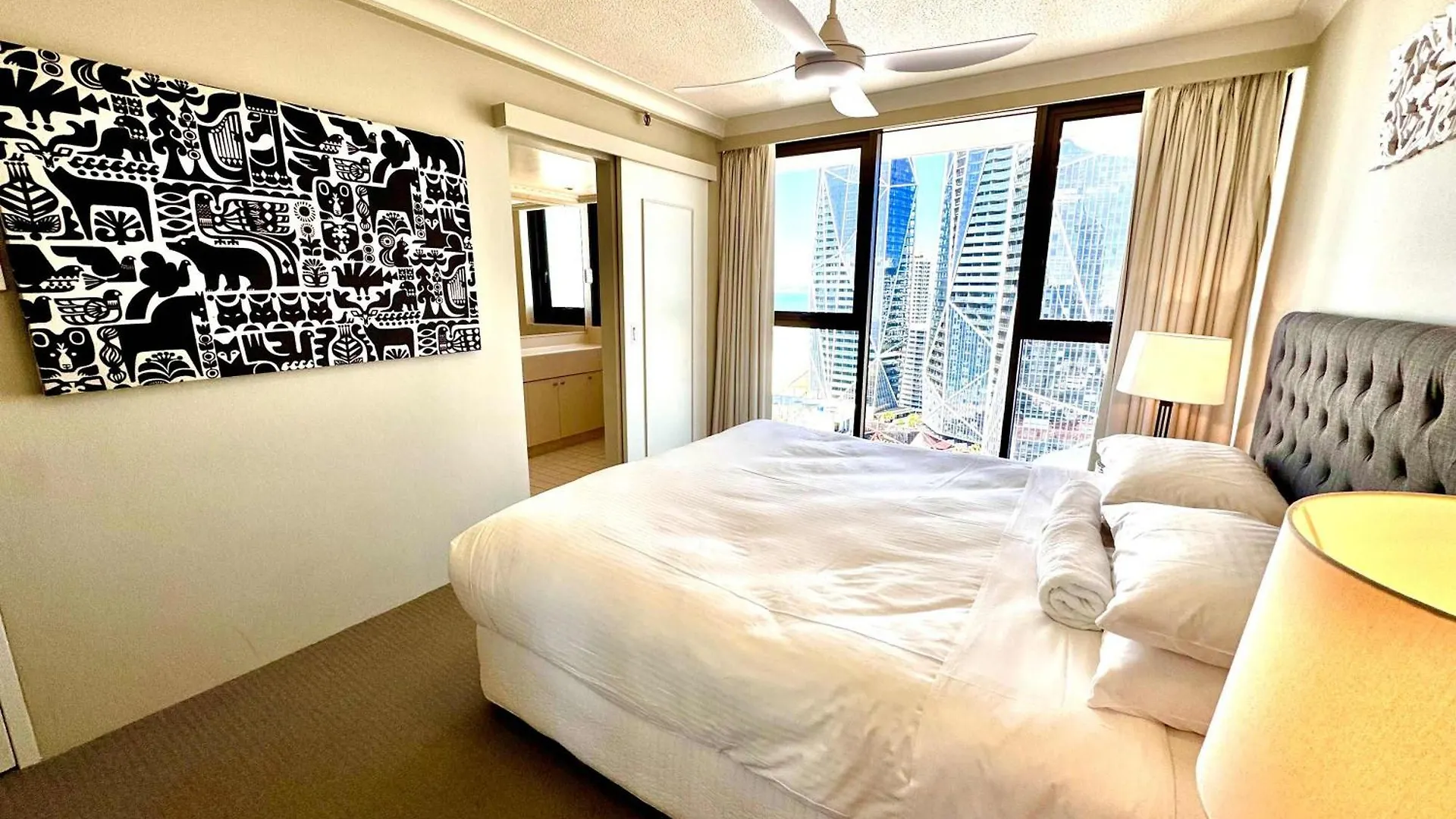 Apartment 2 Bdrm In 'aquarius' Surfers Broadbeach Gold Coast