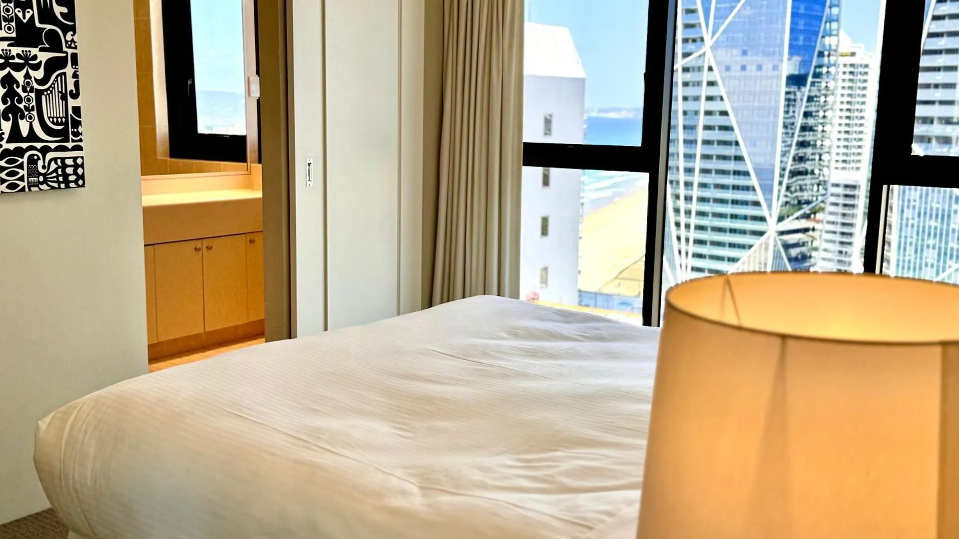 2 Bdrm In 'aquarius' Surfers Broadbeach *
