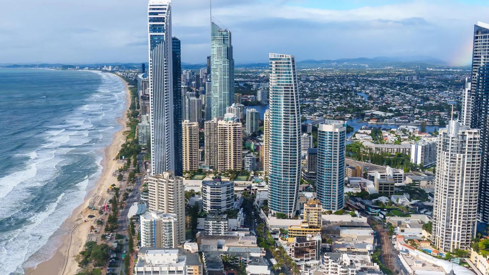 Surfers Paradise Skyline 3br Free Cp Ocean View *