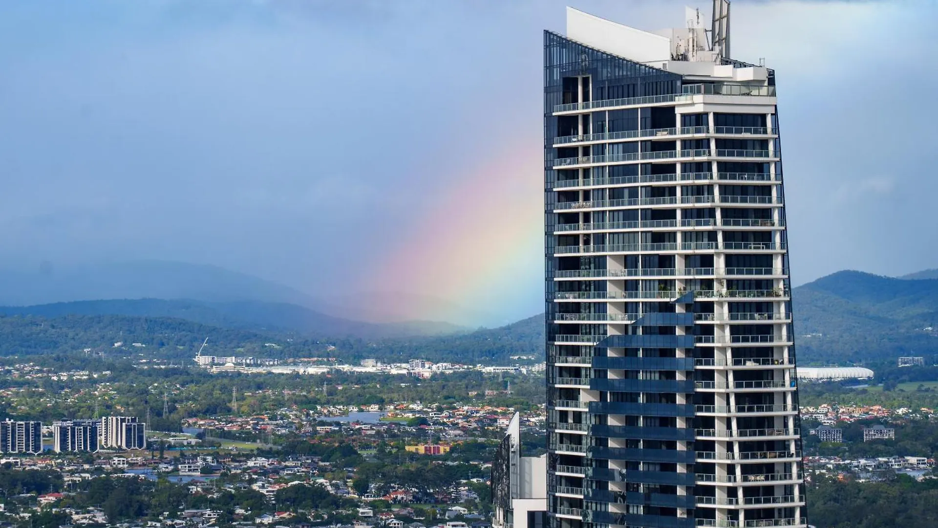 Surfers Paradise Skyline 3br Free Cp Ocean View