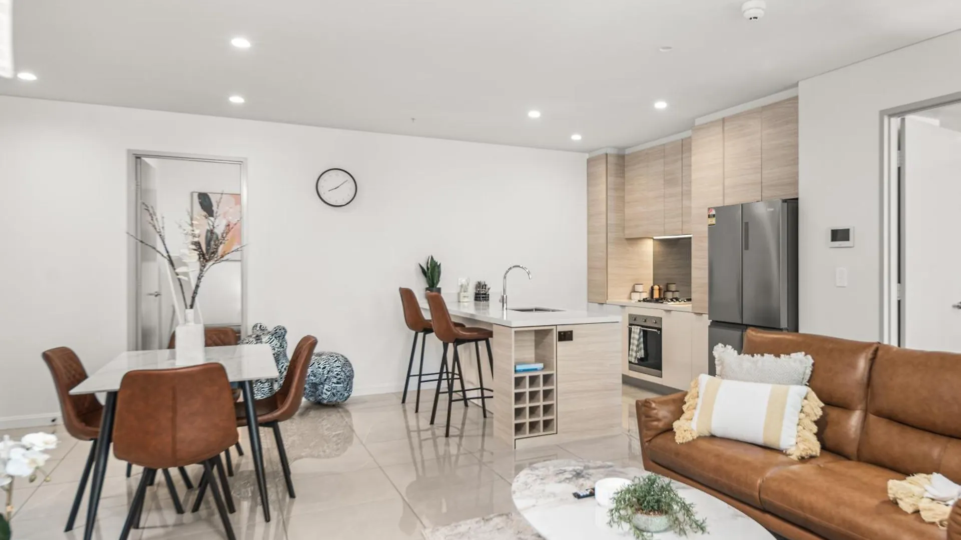 Surfers Paradise Skyline 3br Free Cp Ocean View *