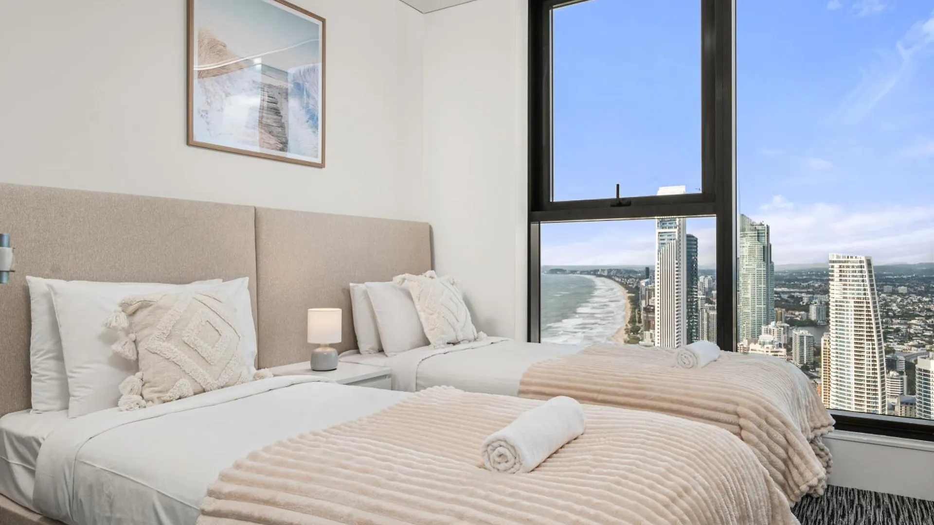 Surfers Paradise Skyline 3br Free Cp Ocean View Apartment