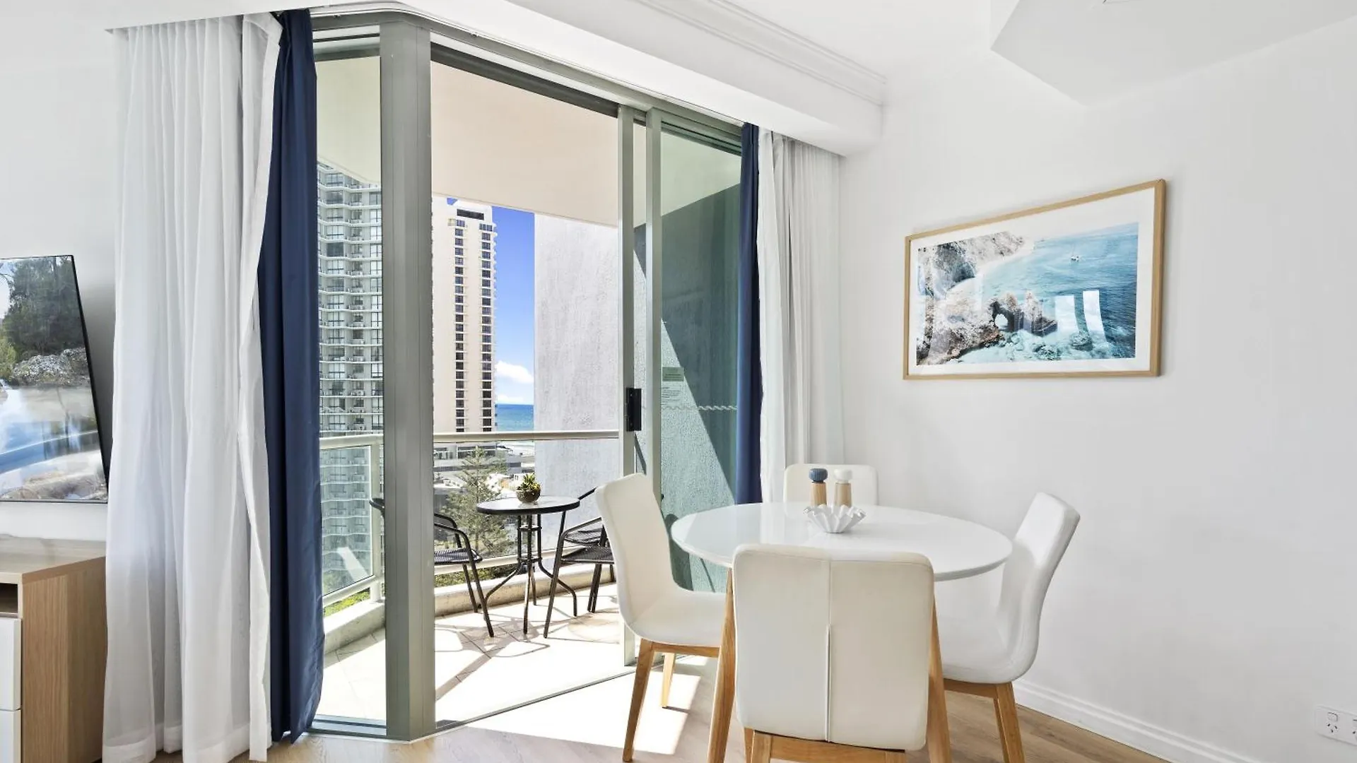 Interconnecting 2 Bedroom Unit At Legends — Q Apartment Gold Coast