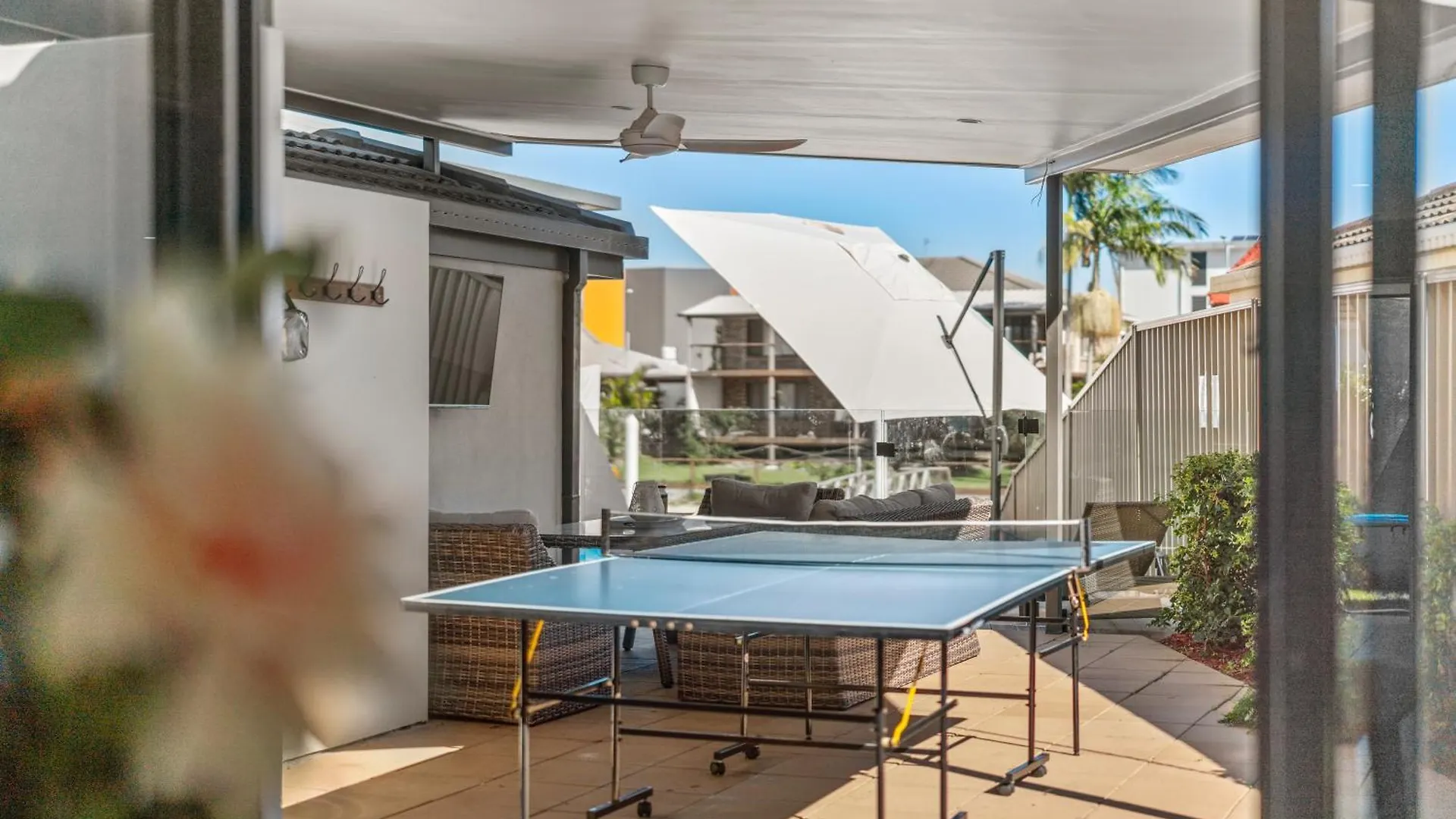 Villa Lux Waterfront Villa With Magnesium Spa - The Goldie
