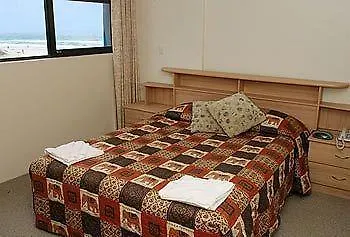 President - Absolute Beachfront Aparthotel