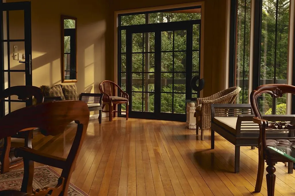 Escarpment Retreat & Day For Couples Bed & Breakfast